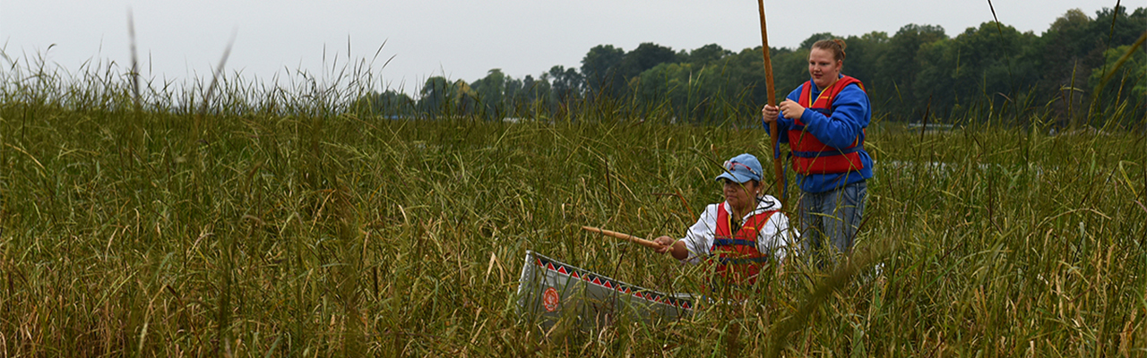 People posing at AIHEC 2016.